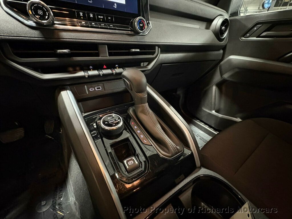 2023 Chevrolet Colorado 4WD Crew Cab Trail Boss - 22945961 - 25