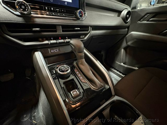 2023 Chevrolet Colorado 4WD Crew Cab Trail Boss - 22945961 - 25