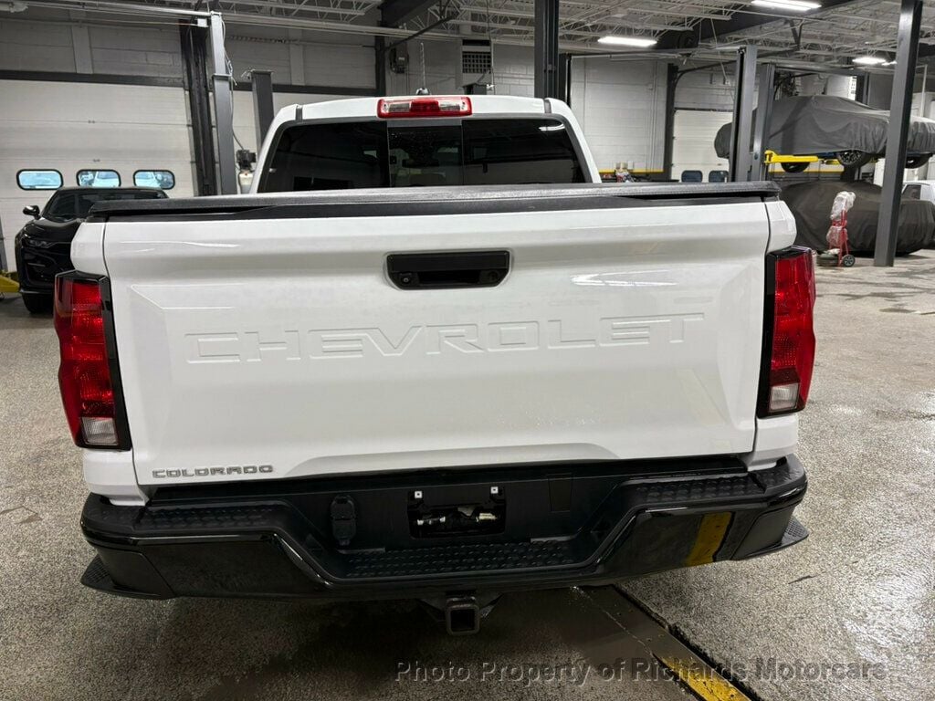 2023 Chevrolet Colorado 4WD Crew Cab Trail Boss - 22945961 - 3