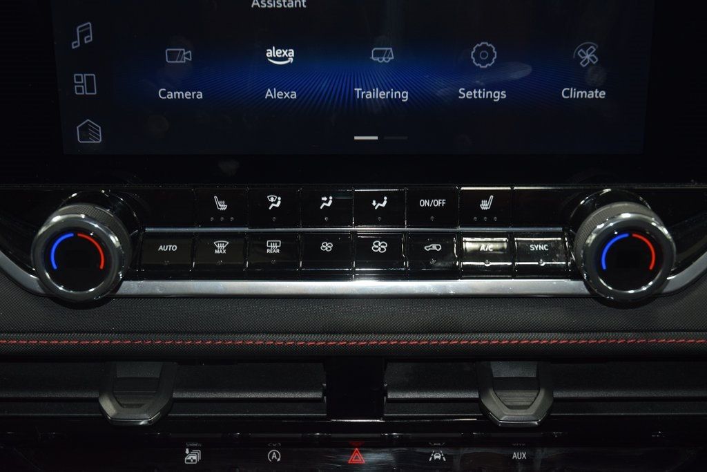 2023 Chevrolet Colorado 4WD Crew Cab Z71 - 22950453 - 32