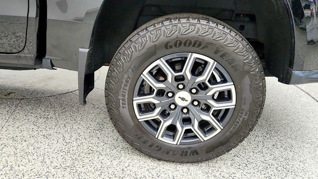 2023 Chevrolet Colorado 4WD Crew Cab Z71 - 23099876 - 8