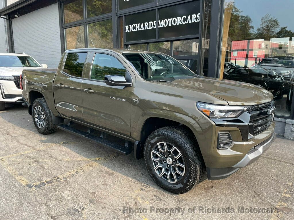 COLORADOさま専用 2023 Used Chevrolet Colorado 4WD Crew Cab Z71 at Richards