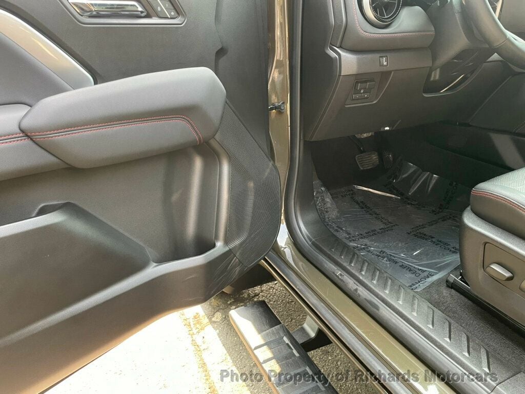 2023 Chevrolet Colorado 4WD Crew Cab Z71 - 22911944 - 9