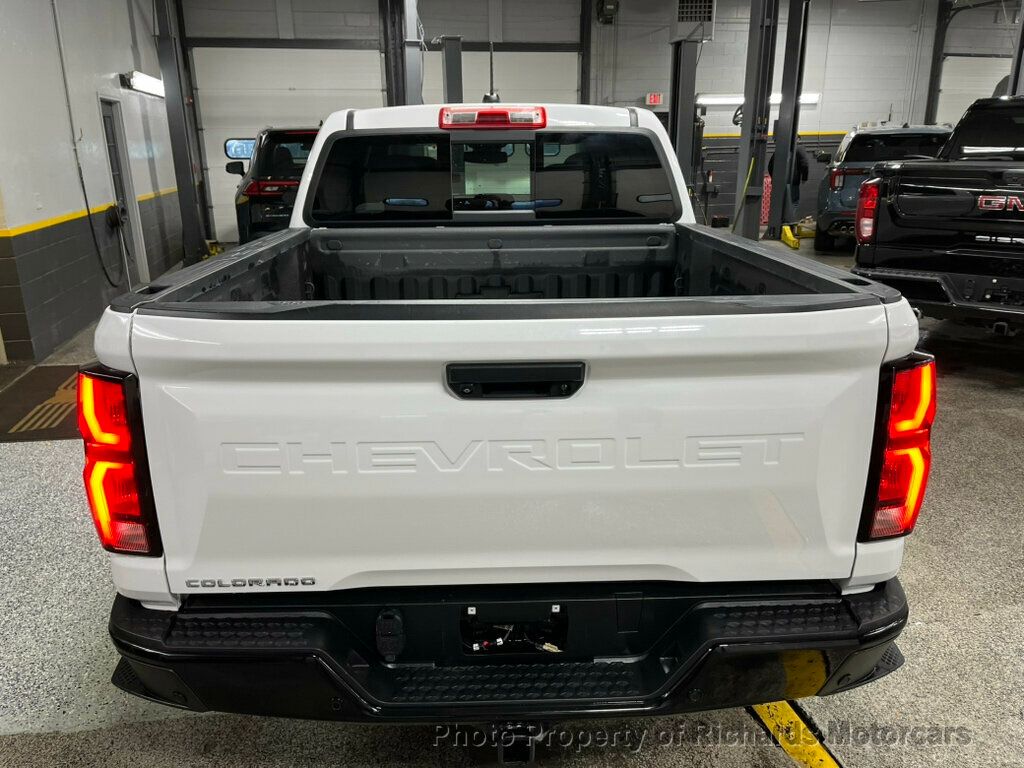 2023 Chevrolet Colorado 4WD Crew Cab Z71 - 22976148 - 3