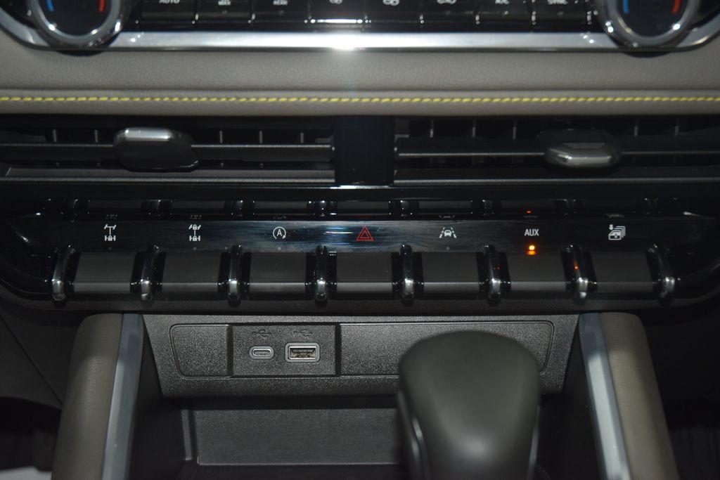 2023 Chevrolet Colorado 4WD Crew Cab ZR2 - 23043399 - 36
