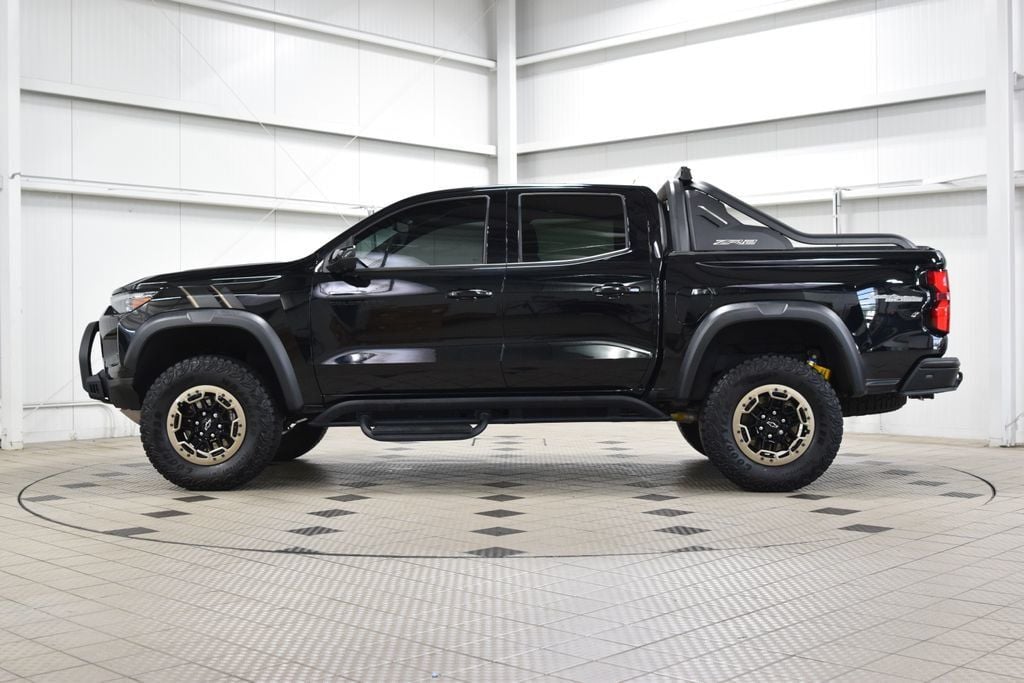 2023 Chevrolet Colorado 4WD Crew Cab ZR2 - 23043399 - 3