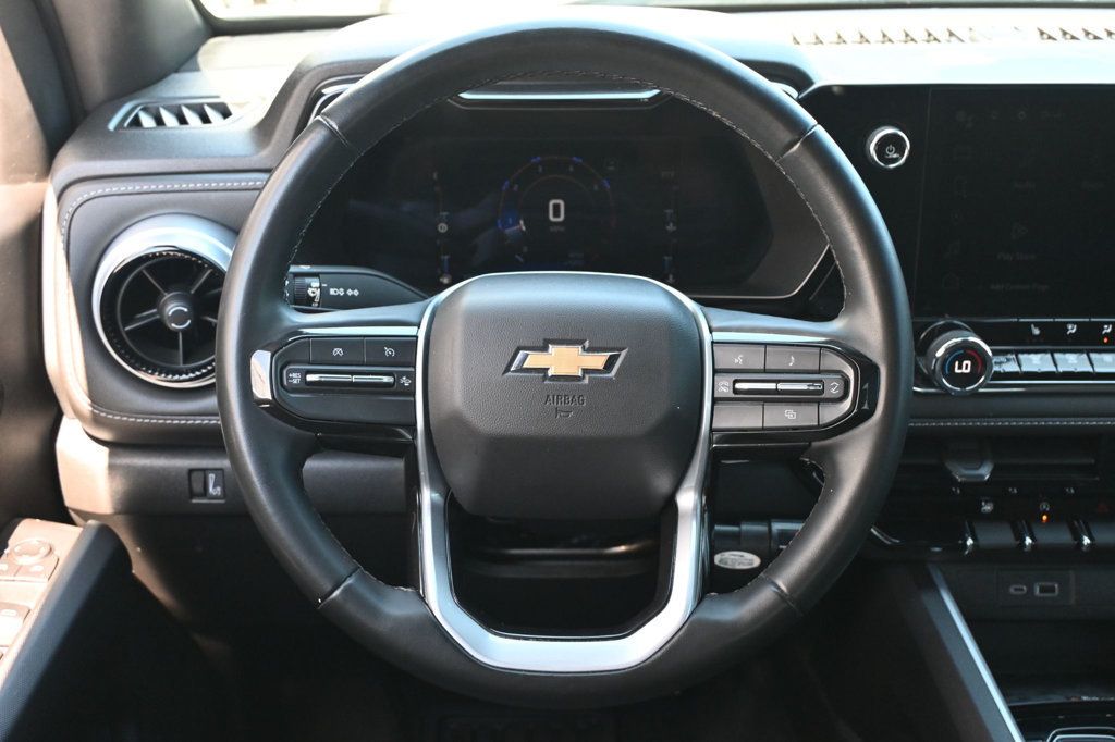 2023 Chevrolet Colorado LT photo 8