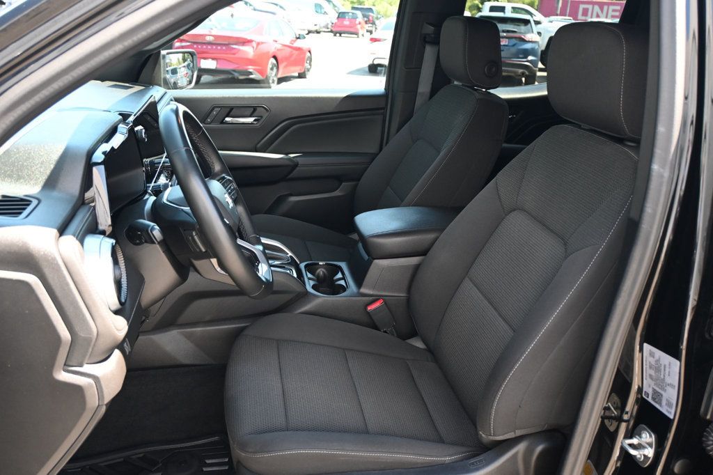 2023 Chevrolet Colorado LT photo 12