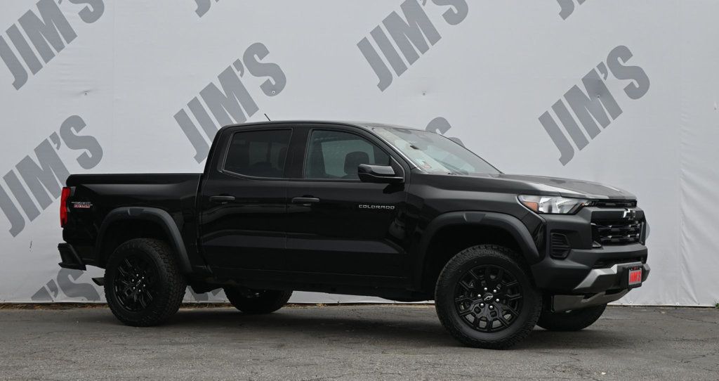 Chevrolet Colorado photo 3