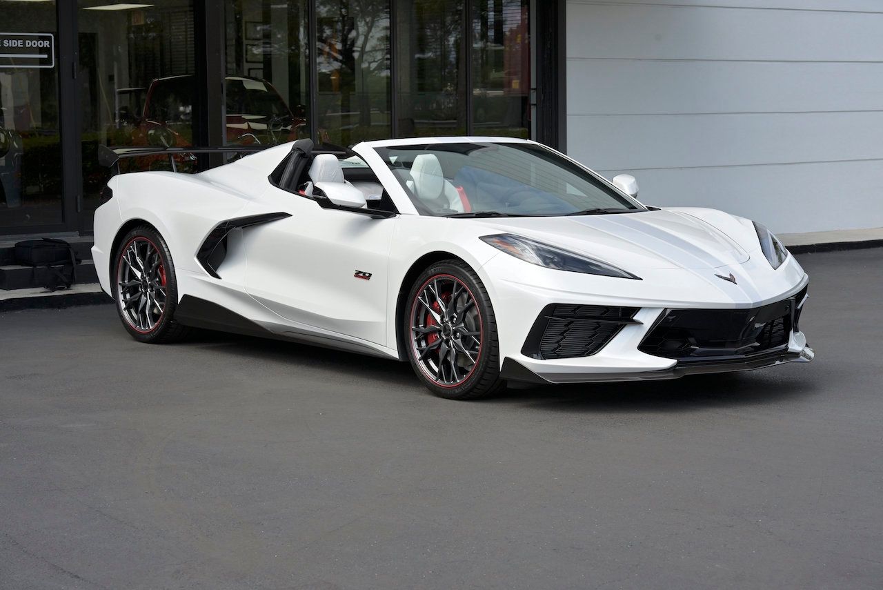 2023 Chevrolet Corvette Stingray Convertible 3LT photo 3
