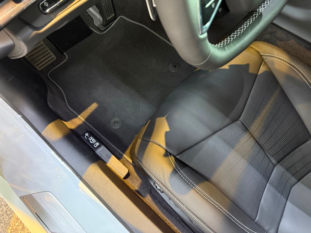 2023 Chevrolet Corvette 2LT Z51 Coupe photo 28