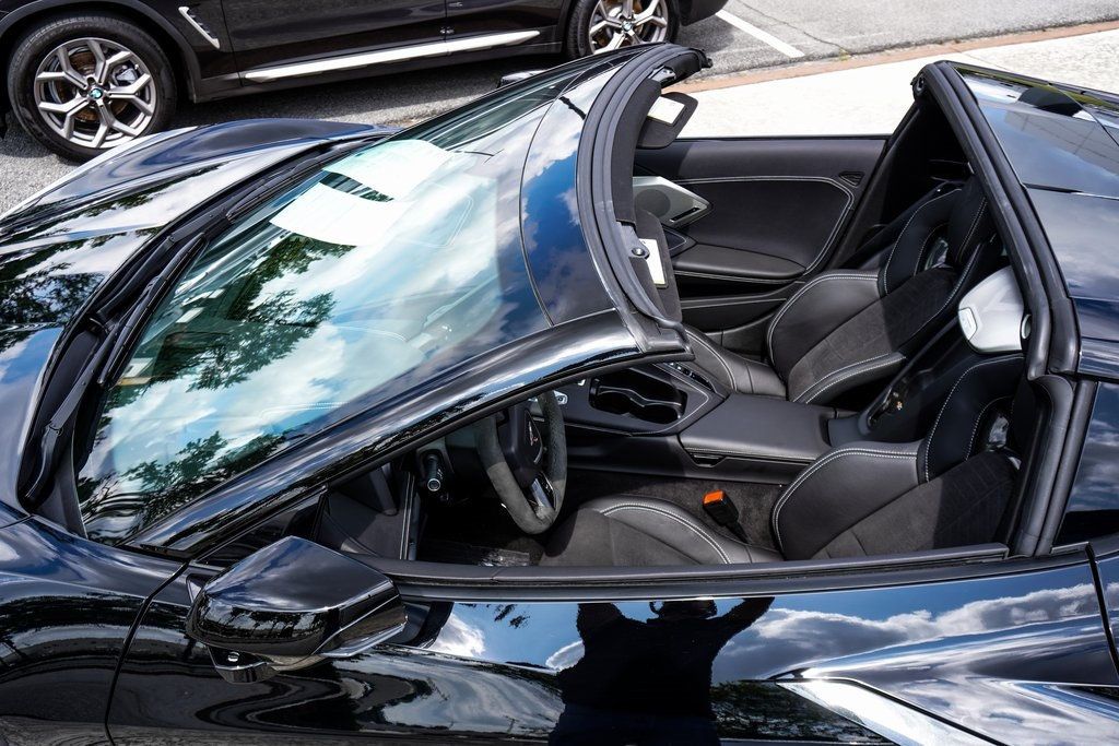 2023 Chevrolet Corvette Stingray Coupe 2LT photo 3