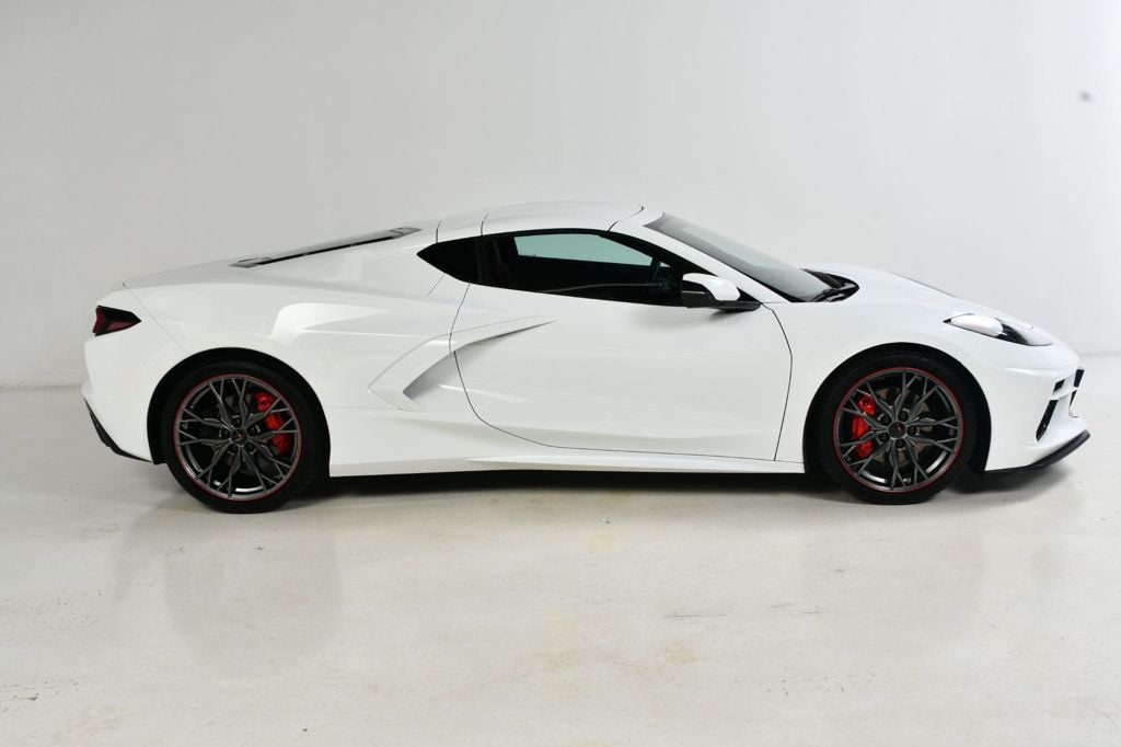 2023 Chevrolet Corvette Stingray Coupe 2LT photo 4