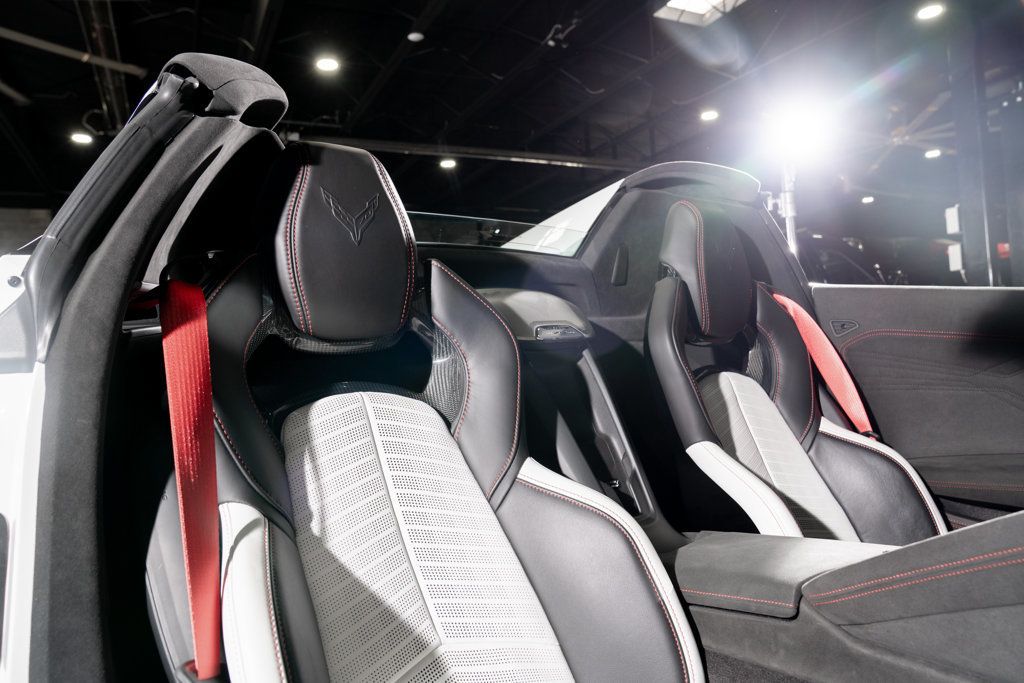 Chevrolet Corvette photo 16