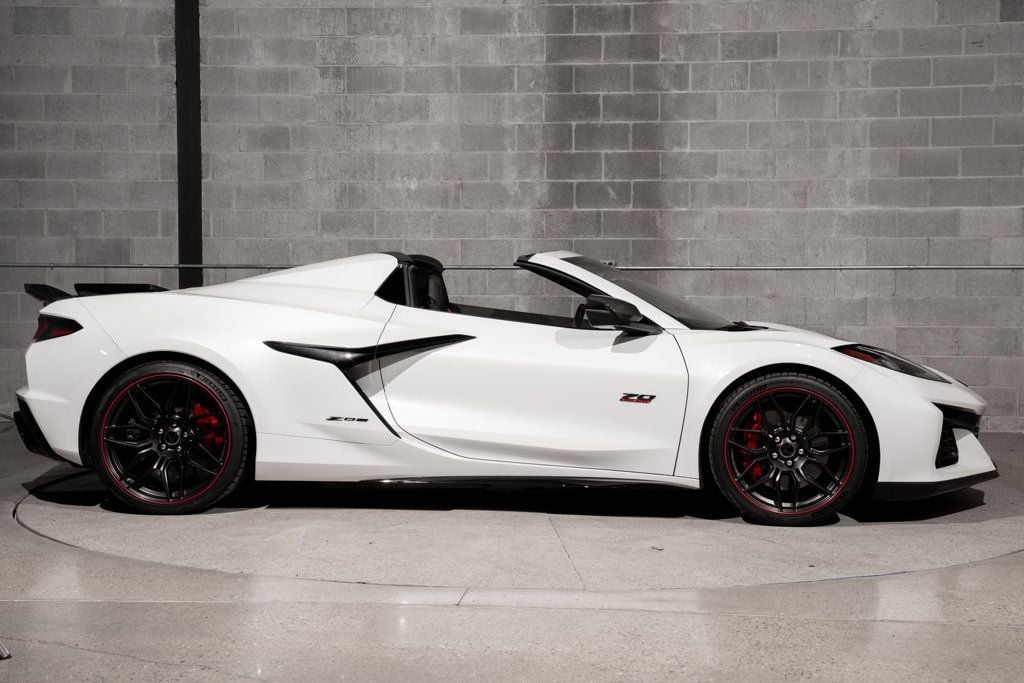 Chevrolet Corvette photo 2