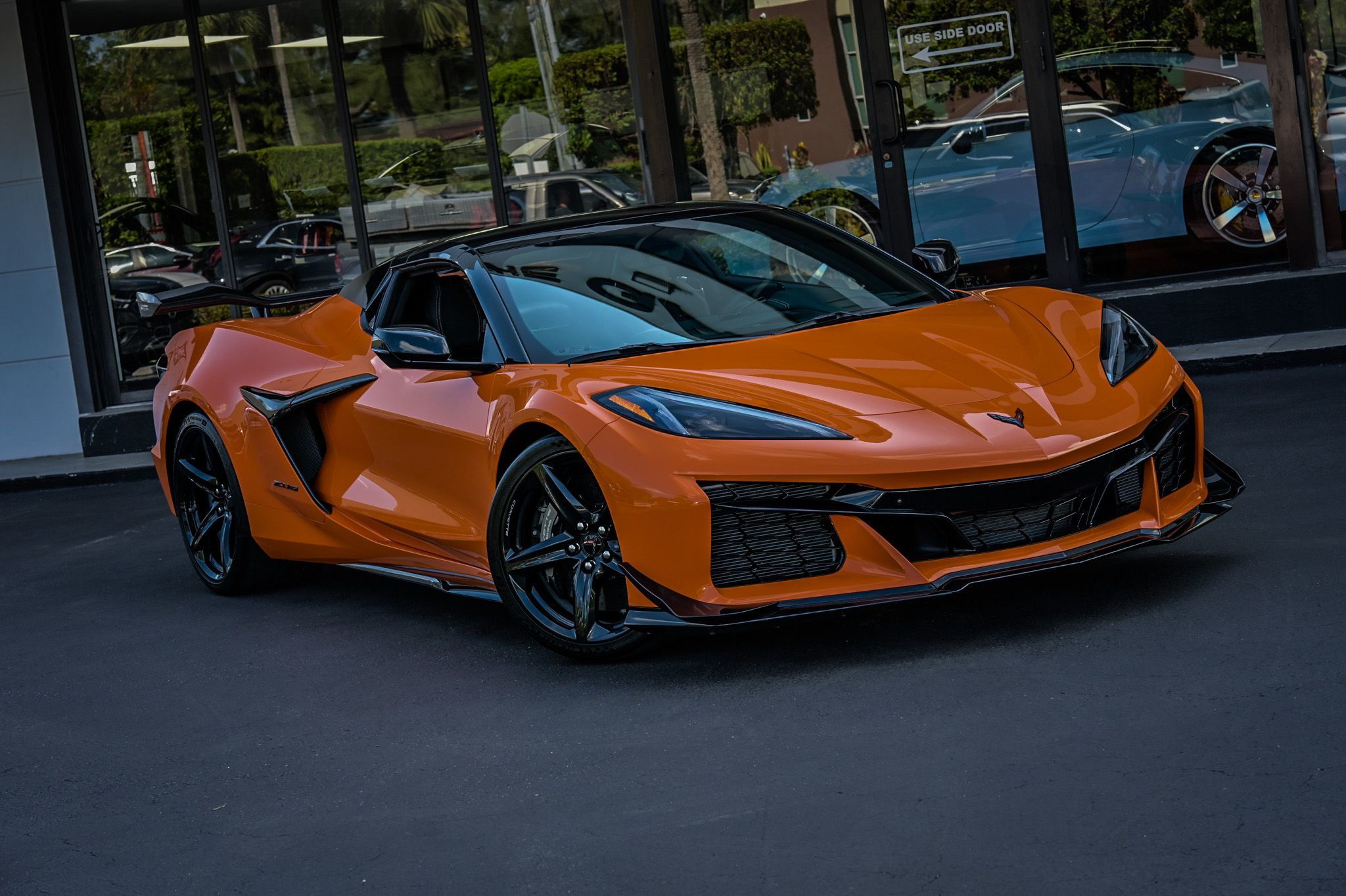 2023 Chevrolet Corvette Z06 Convertible 3LZ photo 2
