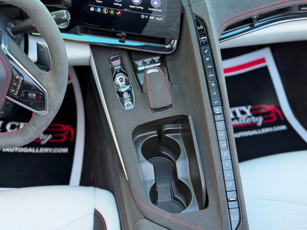 2023 Chevrolet Corvette 70th Anniversary Z51 w. Carbon Fiber Option - 23027464 - 17