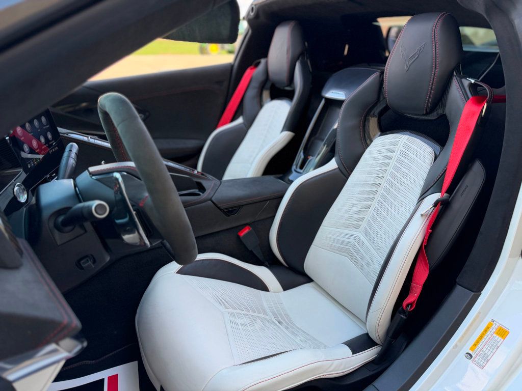 2023 Chevrolet Corvette 70th Anniversary Z51 w. Carbon Fiber Option - 23027464 - 22