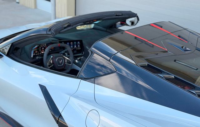 2023 Chevrolet Corvette 70th Anniversary Z51 w. Carbon Fiber Option - 23027464 - 30