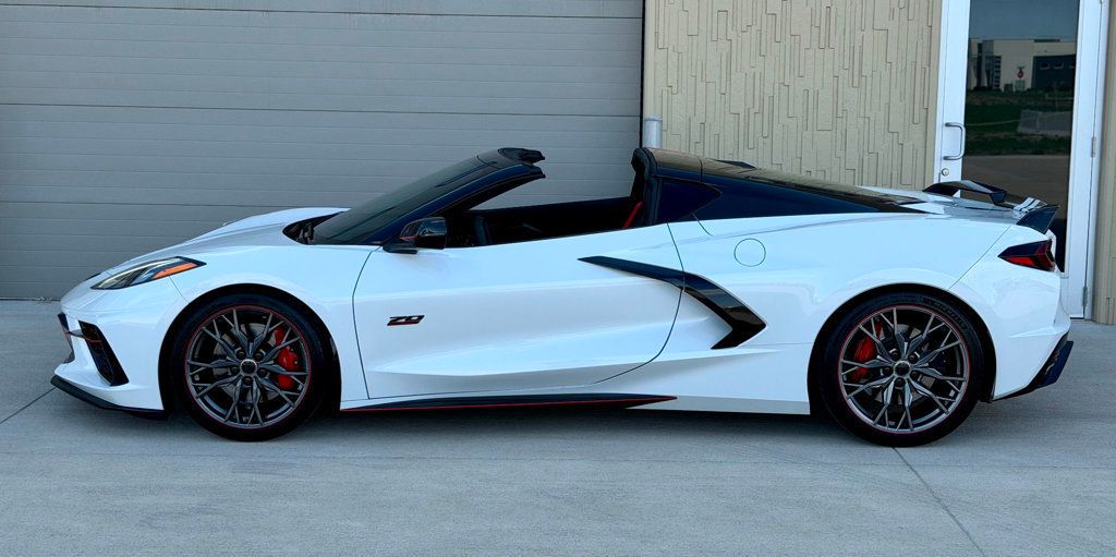 2023 Chevrolet Corvette 70th Anniversary Z51 w. Carbon Fiber Option - 23027464 - 3