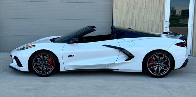 2023 Chevrolet Corvette 70th Anniversary Z51 w. Carbon Fiber Option - 23027464 - 3