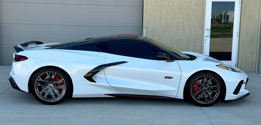 2023 Chevrolet Corvette 70th Anniversary Z51 w. Carbon Fiber Option - 23027464 - 7