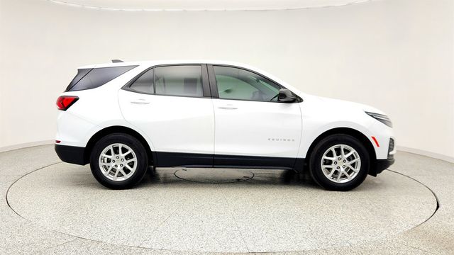 2023 Chevrolet Equinox 4dr LS w/ Convenience Package - 23022461 - 3