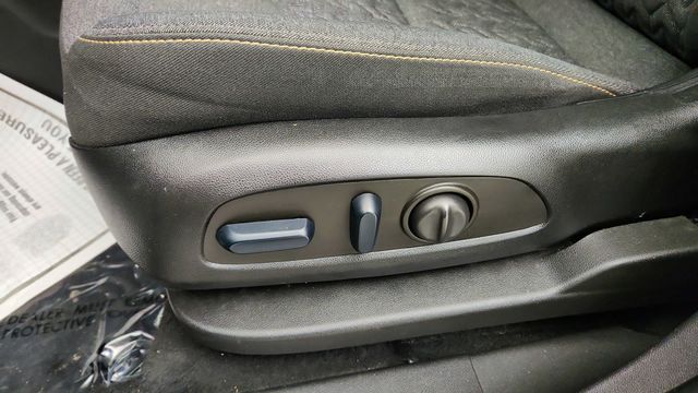 2023 Chevrolet Equinox AWD 4dr LT w/ Confidence & Convenience Pkg and Blind Zone Alert - 23030995 - 10