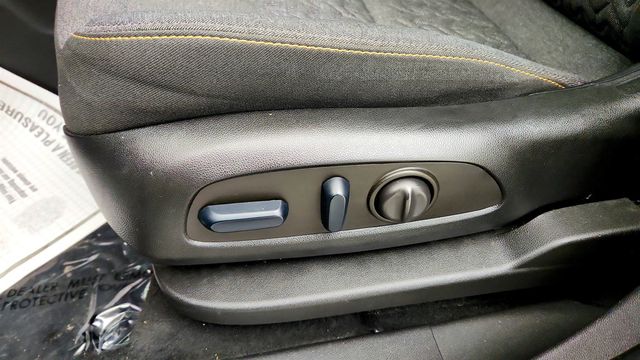 2023 Chevrolet Equinox AWD 4dr LT w/ Confidence & Convenience Pkg and Blind Zone Alert - 23030995 - 27