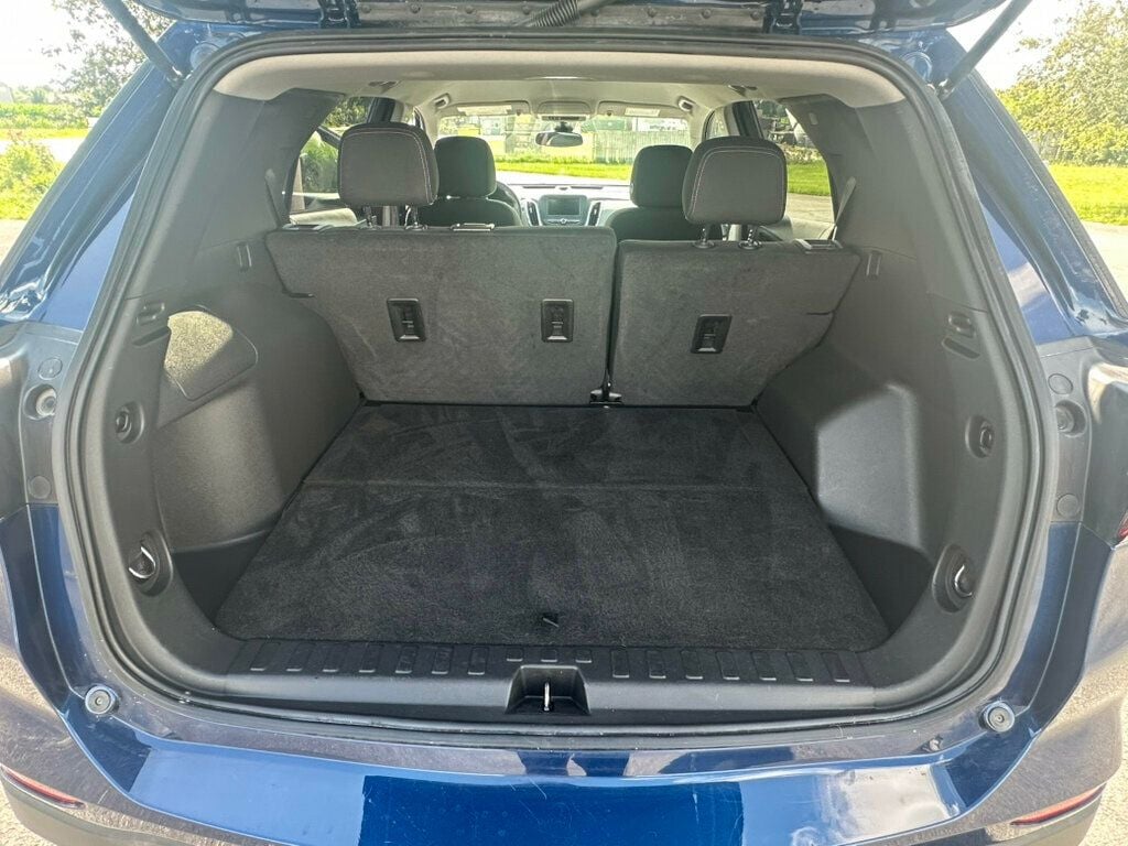 2023 Chevrolet Equinox LS photo 11