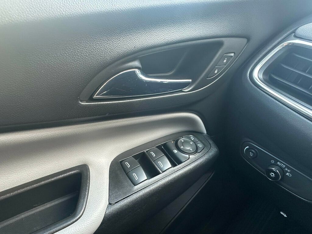 2023 Chevrolet Equinox LS photo 18