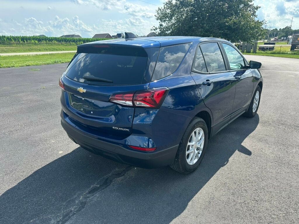 2023 Chevrolet Equinox LS photo 5