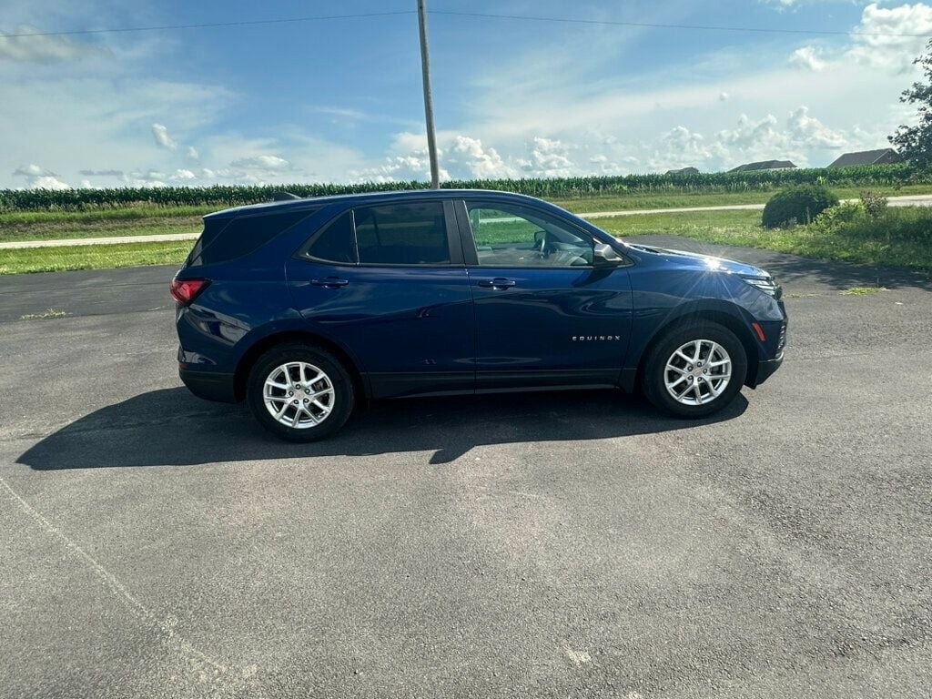 2023 Chevrolet Equinox LS photo 6