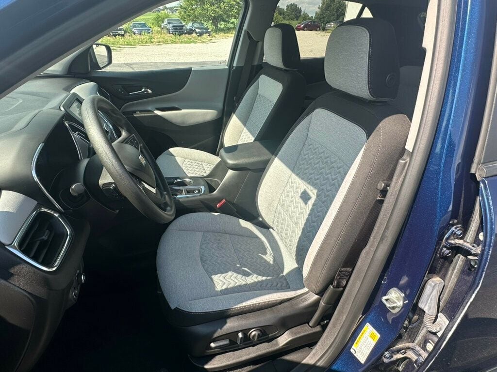2023 Chevrolet Equinox LS photo 9