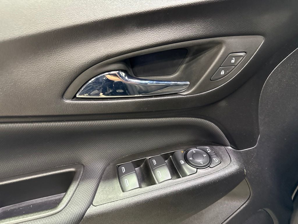 2023 Chevrolet Equinox FWD 4dr RS - 23024165 - 28