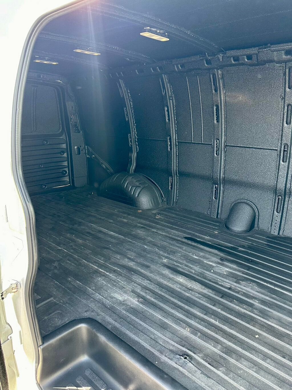 2023 Chevrolet Express 3500 Cargo Van photo 10