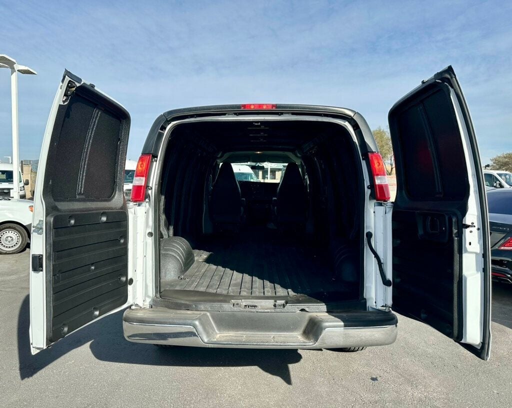 2023 Chevrolet Express 3500 Cargo Van photo 12