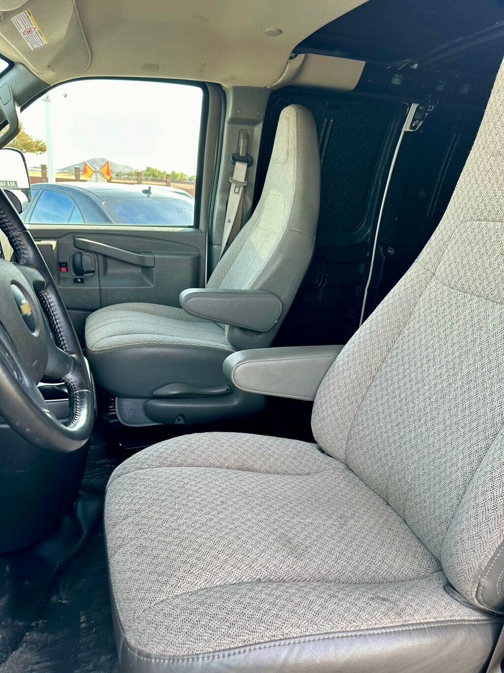 2023 Chevrolet Express 3500 Cargo Van photo 8