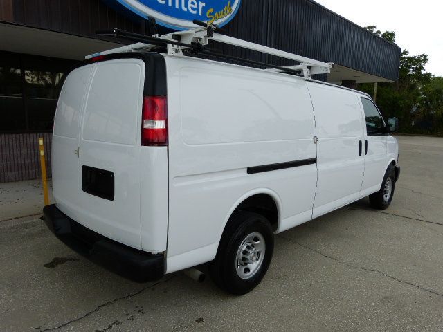 2023 Chevrolet Express's photo
