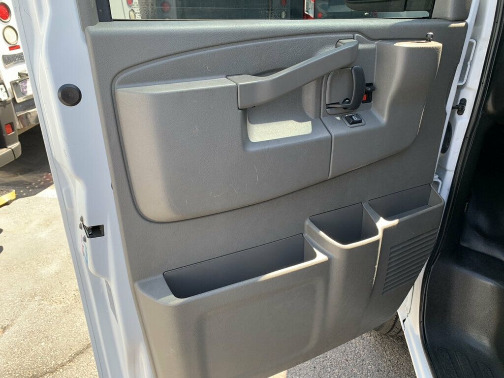 2023 Chevrolet Express Cargo Van RWD 2500 135" - 23069110 - 28