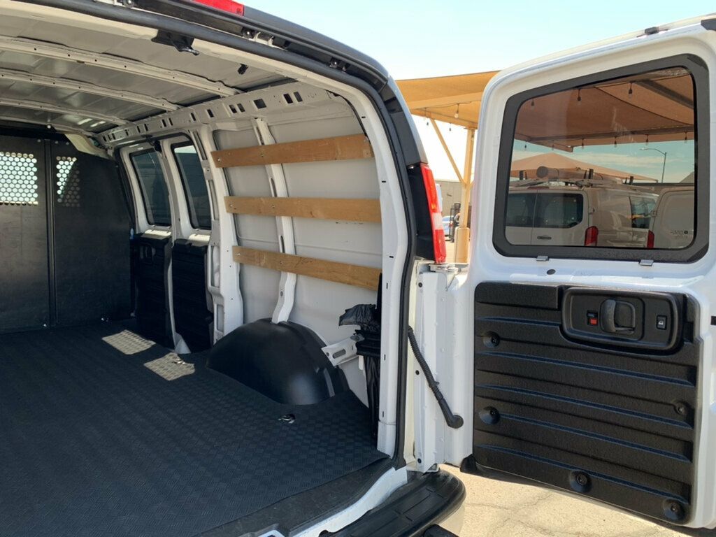 2023 Chevrolet Express Cargo Van RWD 2500 135" - 23069110 - 3