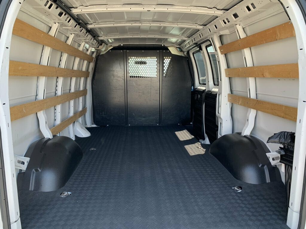 2023 Chevrolet Express Cargo Van RWD 2500 135" - 23069110 - 4