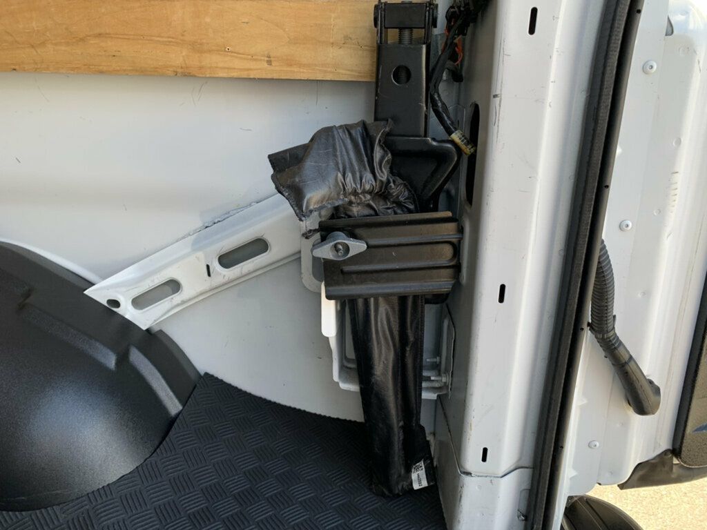 2023 Chevrolet Express Cargo Van RWD 2500 135" - 23069110 - 7
