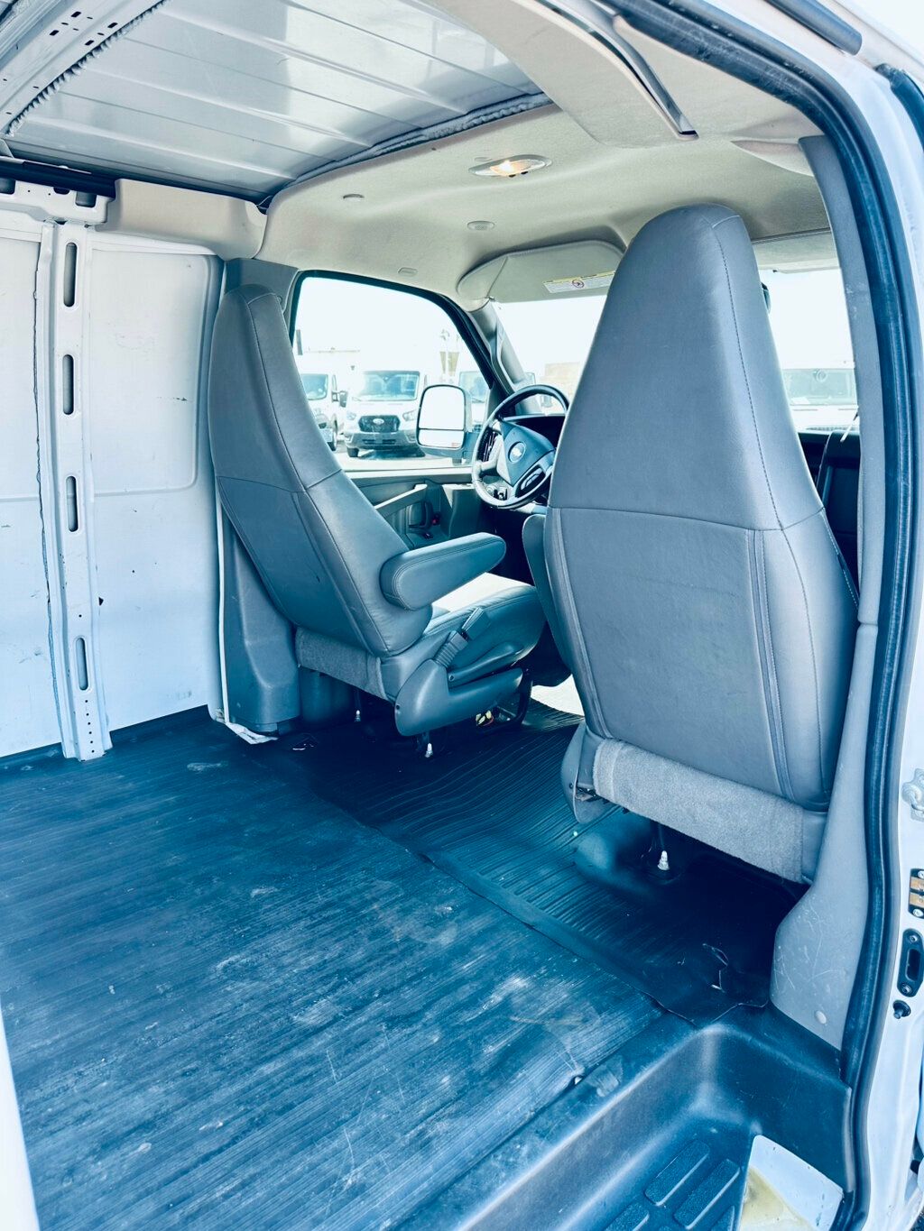 2023 Chevrolet Express Cargo Van 2500 photo 10