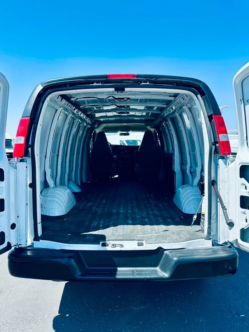 2023 Chevrolet Express Cargo Van 2500 photo 8