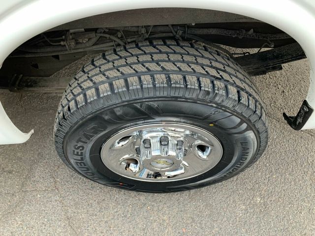 2023 Chevrolet Express Cargo Van RWD 2500 155" 1-owner Low Miles Cargo  - 22981616 - 17