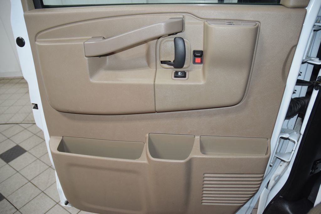 2023 Chevrolet Express Commercial Cutaway EXPRESS 3500 CUTAWAY * 6.6 V8 * 13' KNAPHEIDE KUV * LIKE NEW - 23021656 - 30