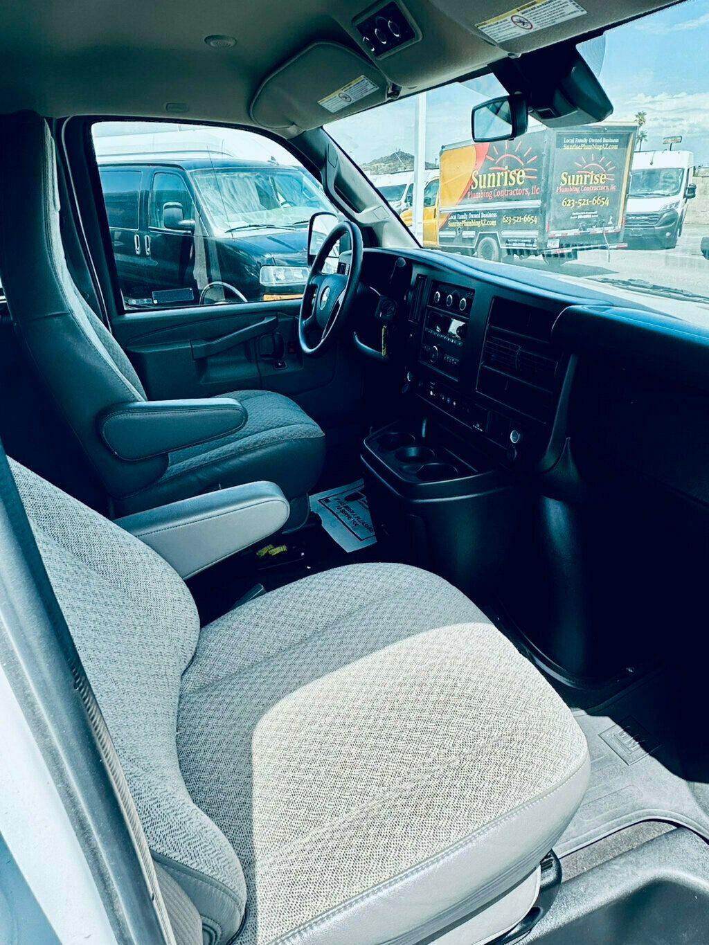 2023 Chevrolet Express Passenger LT photo 10