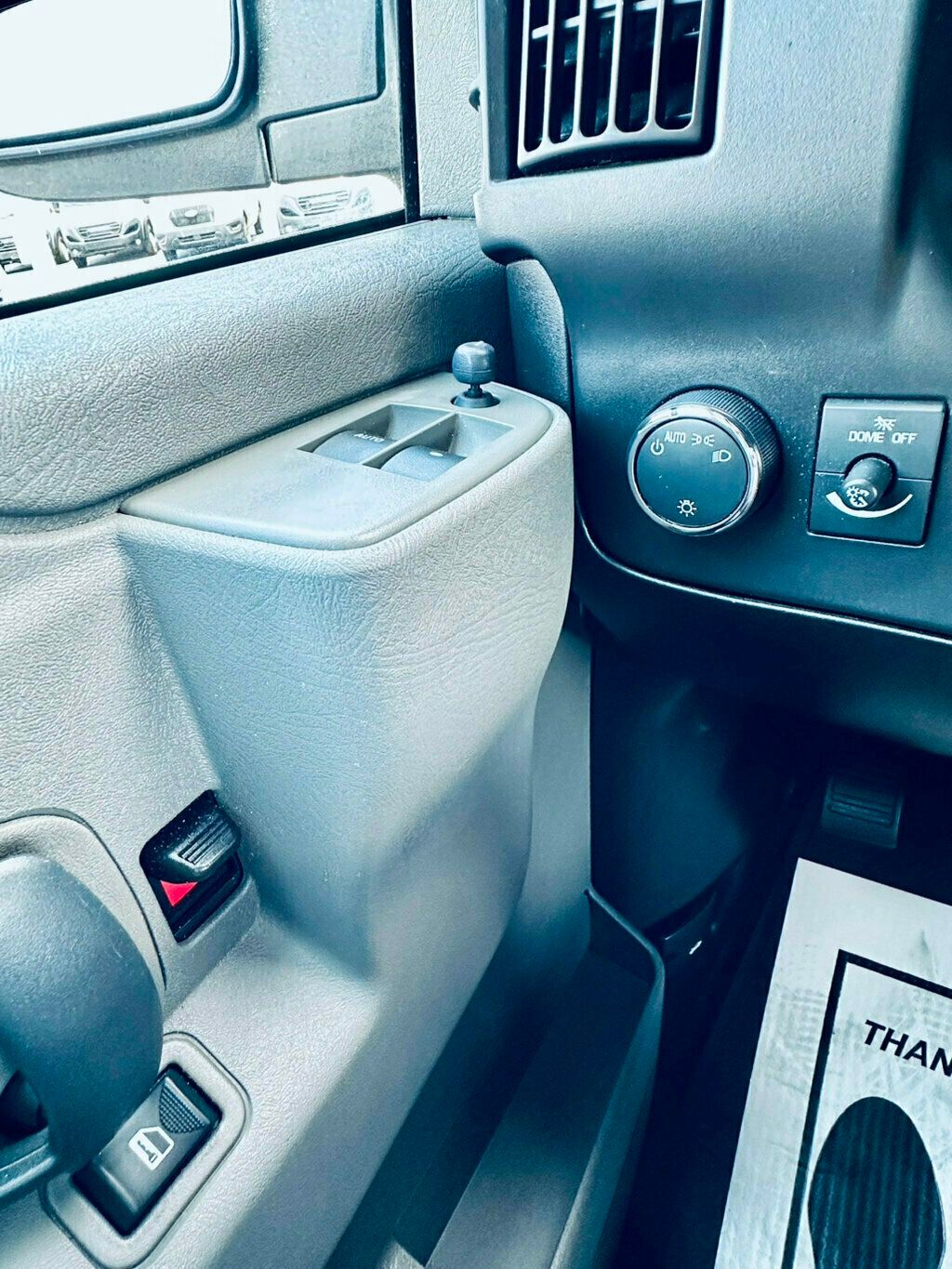 2023 Chevrolet Express Passenger LT photo 15