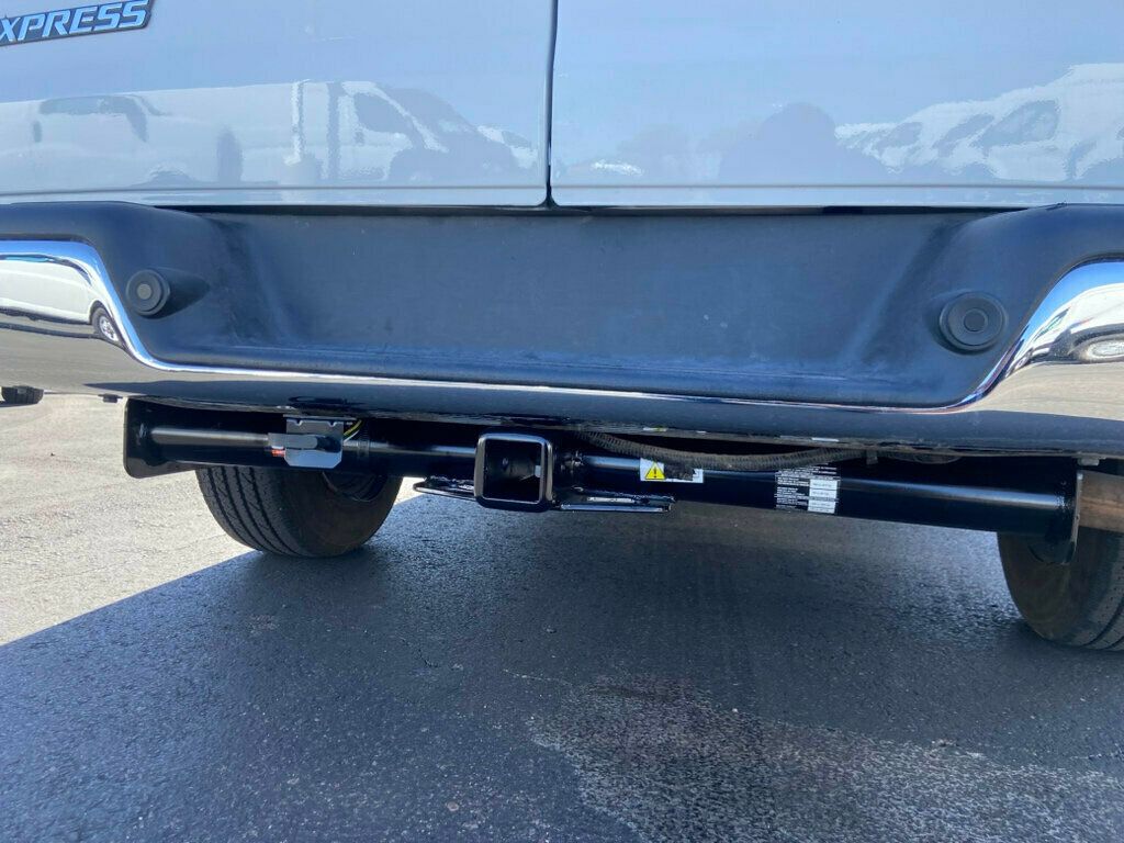 2023 Chevrolet Express Passenger LT photo 5